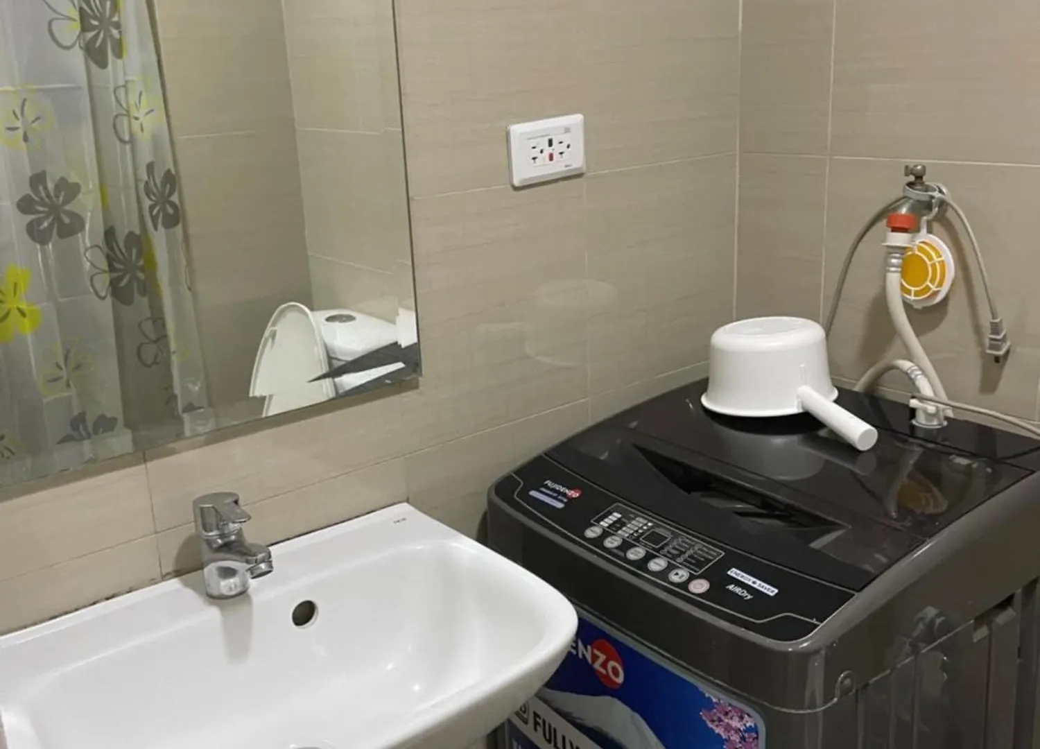 Hostel Shore Residences 1 -City Spark Staycation Manila Philippines